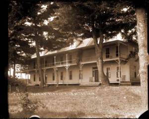 The Old Mission Inn, once known as Porter House, where Bates sat "under the great maples". Little has changed to the exterior of the Inn in the century since she rested there. Photograph courtesy of the History Center of Traverse City.