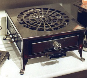 Cadillac Type C Combination Stove & Toaster, Circa 1911. Photo courtesy of toast2go.tripod.com.