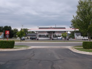 Convenience store-style gas station, with canopy.