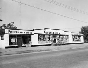 Fisher's Market, ca. 1947. Image courtesy of the Traverse Area District Library Local History Collection, http://grandtraverse.pastperfectonline.com/photo/F6F75CD6-2FC4-425A-863F-874283123938